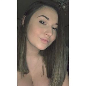 Meet your Posher, Desiree